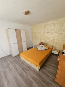 Casa cu trei camere in zona linistita,in apropiere de centru. - foto 5