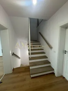 Vanzare 1/2 duplex 4 camere Sacalazul Nou - foto 8