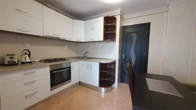 Inchiriere - Apartament 3 camere - Etaj 2 - Burdujeni - Cuza Voda 2 - foto 4
