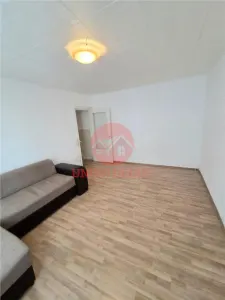 Apartament 3 Camere, Semidecomandat, zona Badea Cartan - foto 2