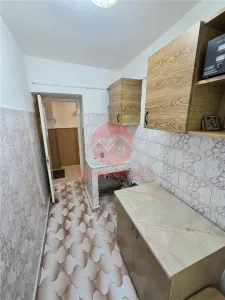 Apartament 3 Camere, Semidecomandat, zona Badea Cartan - foto 8