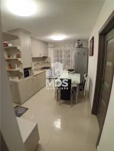 Decomandat la etajul 2, mobilat si utilat piata Doina - foto 7