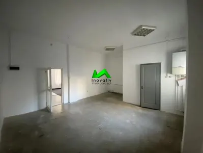 Spatiu comercial de inchiriat 70mp stradal Sibiu Vasile Aron - foto 2