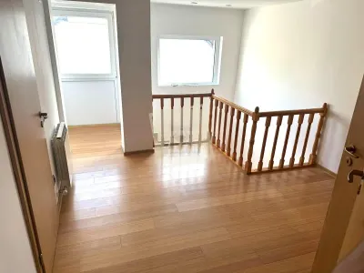 Casa individuala mobilata cu 4 camere 2 bai si garaj in Gusterita - foto 8