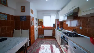 3 camere | 2 bai | 3 balcoane | etaj 4/8 | Rogerius - Oradea