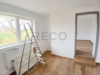 RECO Casa 4 camere, renovata complet, dublu front stradal - foto 11