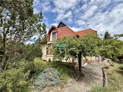 Casa cu 8 camere de vanzare, teren 1263 mp, in Sangeorgiu de Mures - Sangeorgiu de Mures