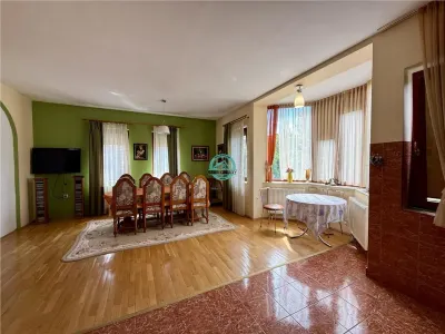 Casa cu 8 camere de vanzare, teren 1263 mp, in Sangeorgiu de Mures - foto 6