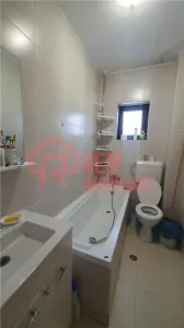 Vanzare apartament 2 camere,  mobilat pe comanda, bucatarie inchisa, etaj 1 din 3, in Dobroesti, str Ciresului - foto 7