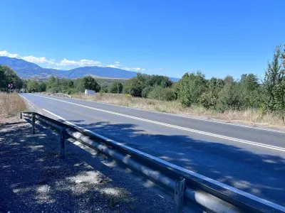 Vand teren in padure zona Hula Bradului - Bradu
