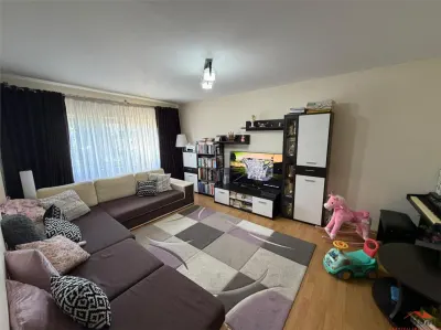 Apartament 3 camere, renovat, Supeco , etaj 4 cu acoperis - foto 2
