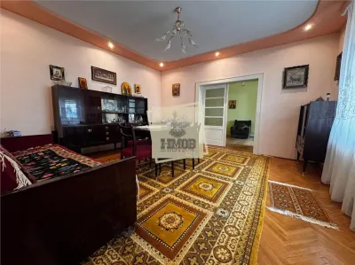 2 Case cu 10 camere 5 bai 2 garaje teren 720 mp in Terezian - foto 7