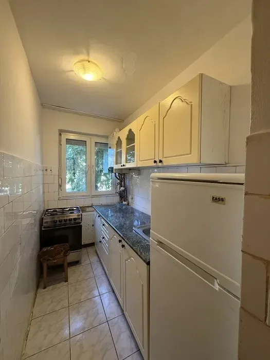 Apartament semidecomandat de închiriat cu garaj - Timisoara