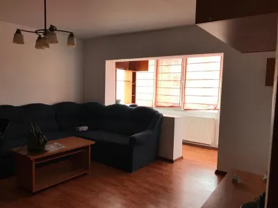 Decomandat, model mare, etaj 3 in bloc anvelopat - Timisoara