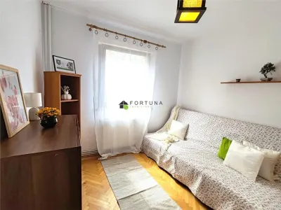 Apartament 2 camere  etaj 1 Str. Zizinului (Vis-à-vis de Spitalul Județean) - foto 7