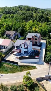 Casa de vanzare cu priveliste frumoasa - foto 19