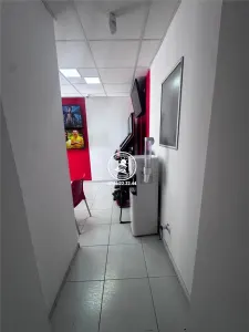 Spatiu de inchiriat- Intersectie,trecere de pietoni, vad mare - foto 4