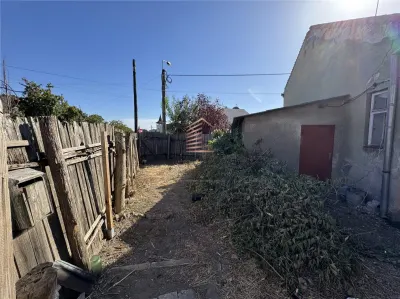 Casa si spatiu comercial cu teren de 229 mp Cantemir - foto 2