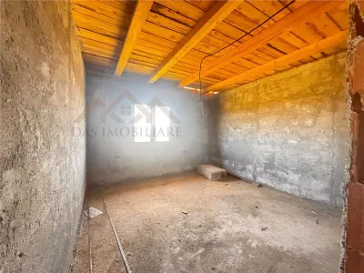 Vila la rosu cu 14 ari teren, Coltau, zona primariei - foto 9
