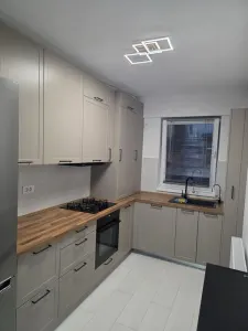 Etaj 2, apartament nou, 3 camere,  balcon, parcare subterana - foto 2