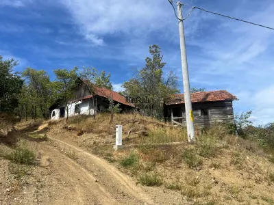 888 mp teren cu priveliste si cladiri in Mihaileni - foto 12
