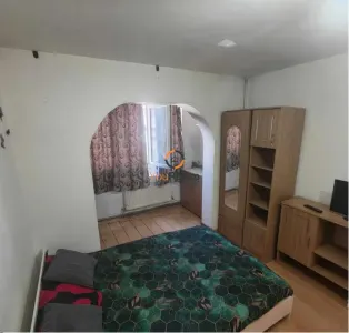 Garsoniera Spatioasa cu Balcon Etaj Intermediar - foto 3