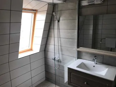 Persoana fizica, inchiriez apartament 3 camere cu garaj in Buna Ziua - foto 6