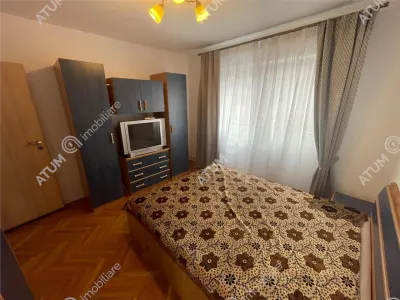 De inchiriat apartament cu 3 camere decomandate si balcon in zona Vasile Aaron din Sibiu - foto 5