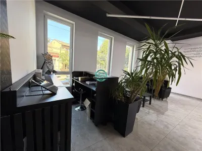 Inchiriez spatiu comercial cu vad stradal in zona semicentrala - foto 11