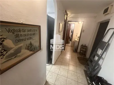 Decomandat, 52 mp cu centrala propie linga Generala 30 - foto 12