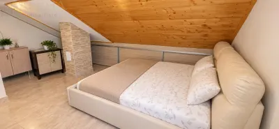 APARTAMENT CU GRADINA, TERASA SI CAMERA LA MANSARDA – UNIREA, BISTRITA - foto 7
