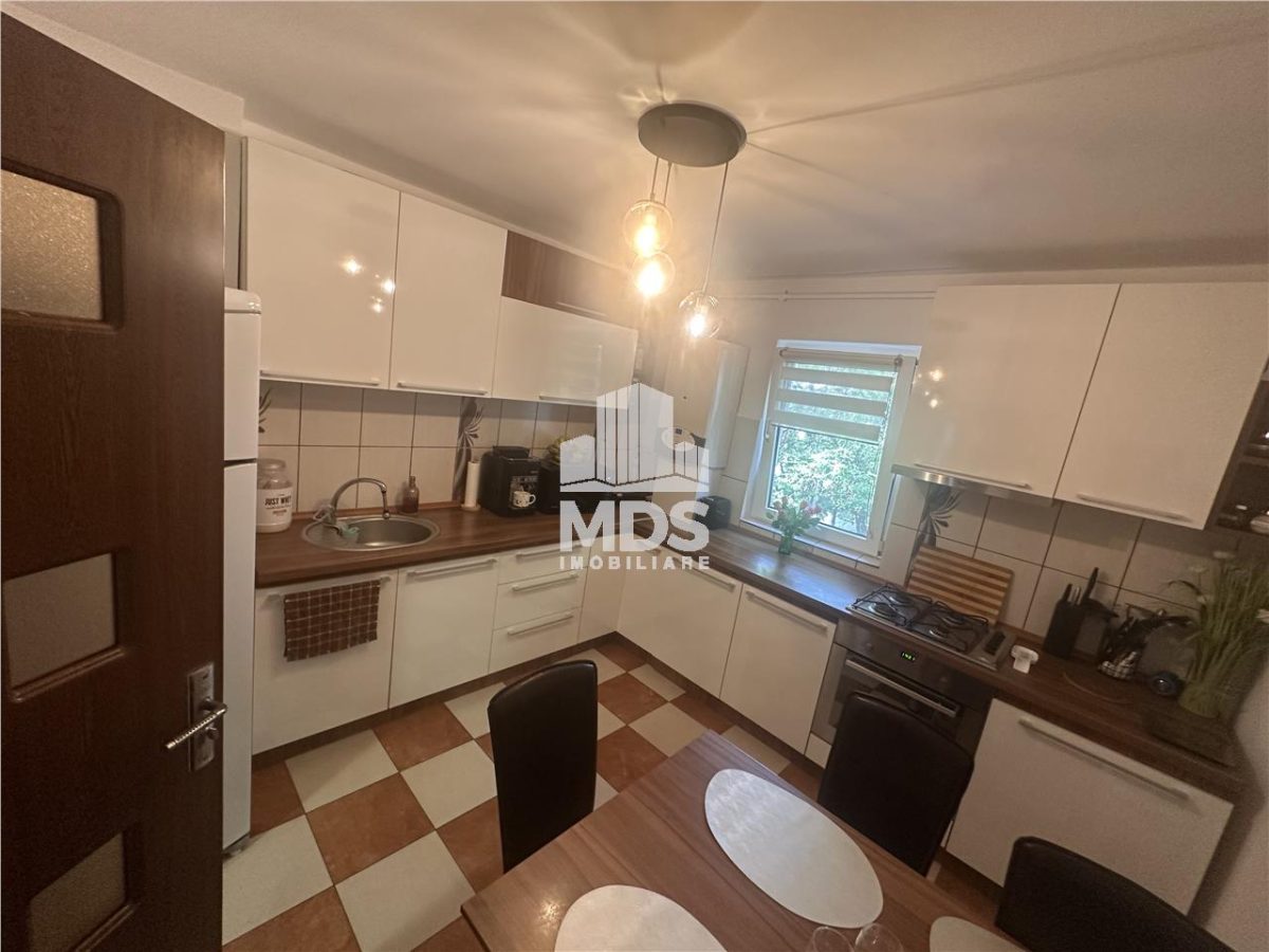 Decomandat Et 3/4 cu 2 bai si 2 balcoane linga parcul Clabucet - Timisoara