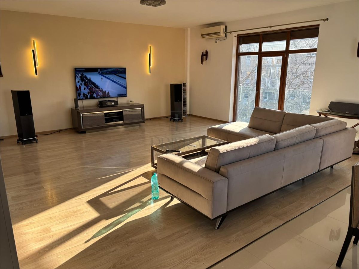Apartament tip Penthouse | 95 mp | Singur pe nivel | Living 56 mp | Complex rezidențial - Timisoara