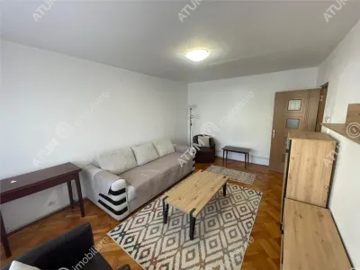 De inchiriat apartament cu 3 camere decomandate si pivnita in zona Strand din Sibiu - foto 3