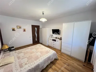 De vanzare casa cu 3 camere pivnita si pod amplasata pe teren de 438 mp zona Calea Cisnadiei din Sibiu - foto 4