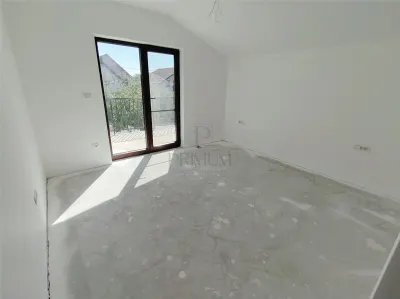 Duplex pe etaj - balcon - personalizare interioara - foto 8