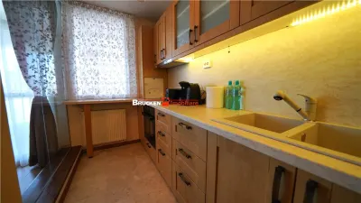 Apartament cu 3 camere, terasa generoasa si doua locuri de parcare, Ared - foto 2