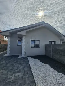 NOU PE PIATA - 3 CAMERE - SUPRAFETE MARI - Mosnita Noua