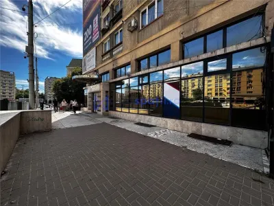 Spatii comerciale de la 38mp la 550mp, centru, Piata Unirii, Iasi - foto 2