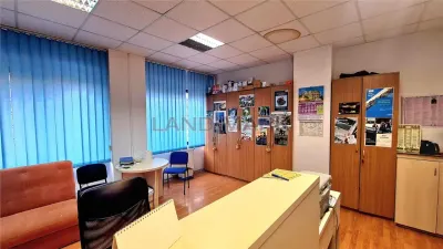 EXCLUSIV Spatiu comercial 296 mp la bulevard, zona centrala. - foto 11