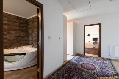 Vila apreciabila, 220 mp, teren 544 mp, confort si intimitate, Harman - foto 11
