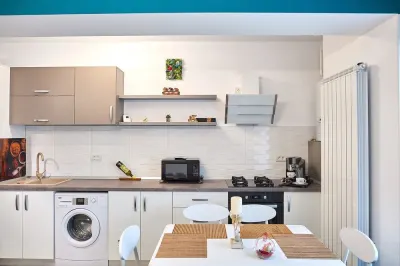 Direct proprietar inchiriez apartament 2 camere – centru Mamaia, zona Butoaie - foto 5