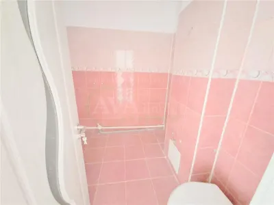 Apartament 3 decomandate, etaj 1, renovat, zona Ura - foto 19