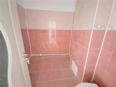 Apartament 3 decomandate, etaj 1, renovat, zona Ura - foto 20