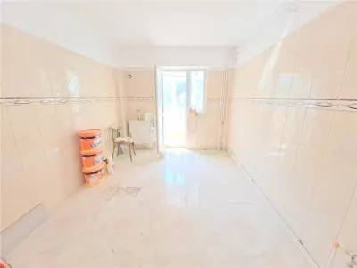 Apartament 3 decomandate, etaj 1, renovat, zona Ura - foto 3