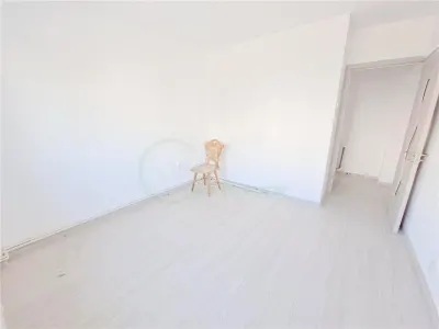 Apartament 3 decomandate, etaj 1, renovat, zona Ura - foto 21