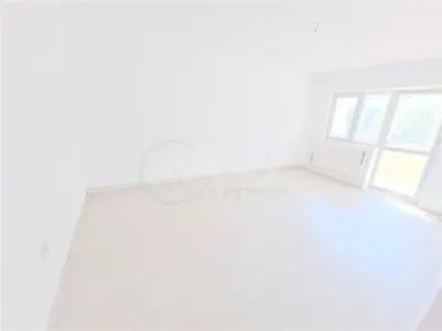 Apartament 3 decomandate, etaj 1, renovat, zona Ura - foto 10