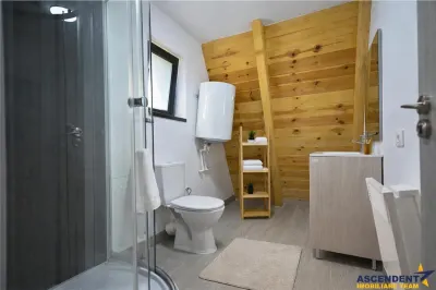 Eleganta,echipata casa A Frame, 800 mp teren,deschidere Piatra Craiului,Moieciu, Brasov - foto 12