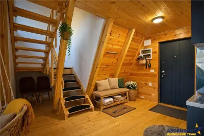 Eleganta,echipata casa A Frame, 800 mp teren,deschidere Piatra Craiului,Moieciu, Brasov - foto 10