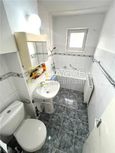 Apartament 2 camere decomandate, etaj 3, zona Energiei, str. Banatului 3 - foto 12